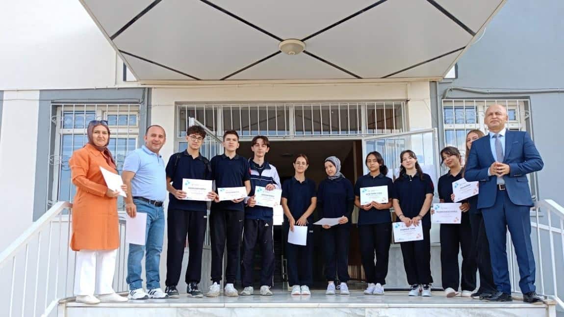 ETWINNING ULUSAL KALİTE ETİKETİ SERTİFİKALARI TAKDİM EDİLDİ.